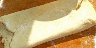 слоеное дрожжевое тесто с яблоками