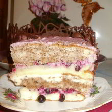 Рецепт Бисквитный торт с орехово-смородиновой ноткой