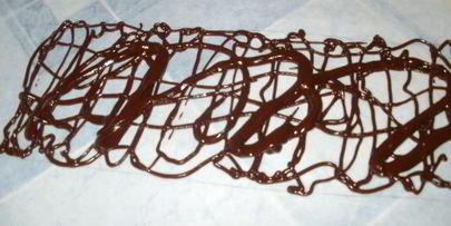 бисквитный торт с орехово-смородиновой ноткой