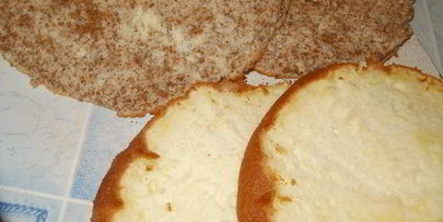 бисквитный торт с орехово-смородиновой ноткой