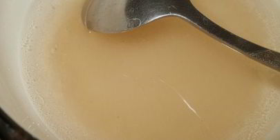 бисквитный торт с орехово-смородиновой ноткой