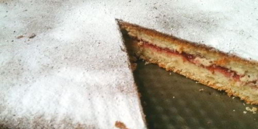 Рецепт бисквитный торт с вареньем