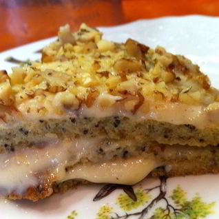 Маковый торт с молочным кремом