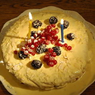 Миндальный торт с заварным кремом