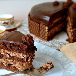 Шоколадный торт с вафельным кремом