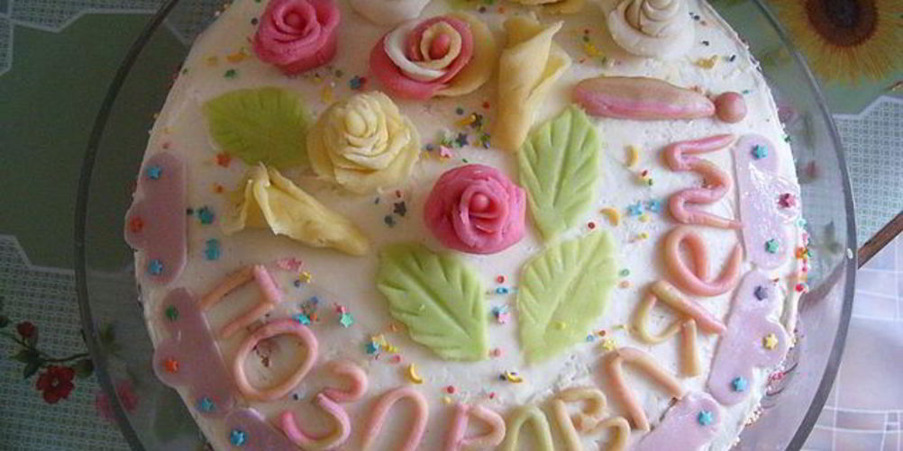 Рецепт торт бисквитный с творожно-брусничной прослойкой