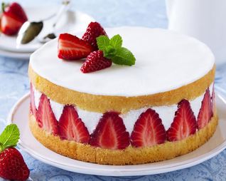 Торт фрезье с клубникой