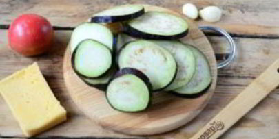 торт из баклажанов с помидорами и сыром