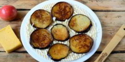 торт из баклажанов с помидорами и сыром