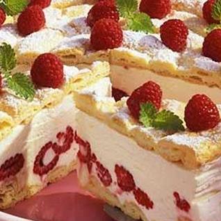 Торт Птичье молоко с малиной