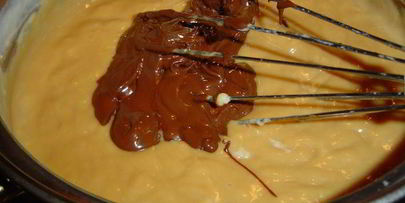 торт с шоколадным кремом и пралине