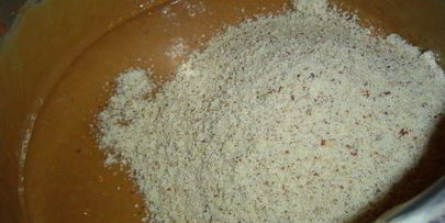 торт с шоколадным кремом и пралине