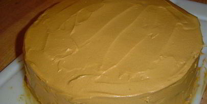 торт с шоколадным кремом и пралине