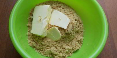 творожно-желейный торт с малиной без выпечки