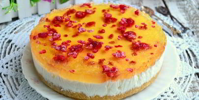 творожно-желейный торт с малиной без выпечки