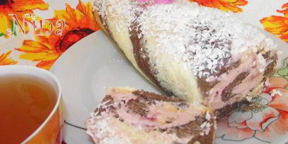 вишневый полосатый рулет