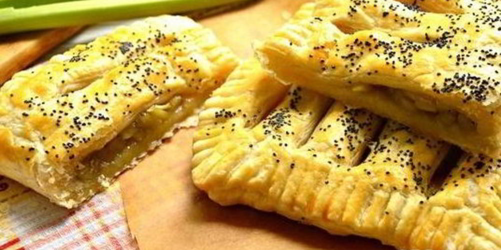 Рецепт выпечка с ревенем из слоеного теста