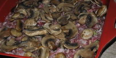 кабачковая запеканка с мясом и грибами