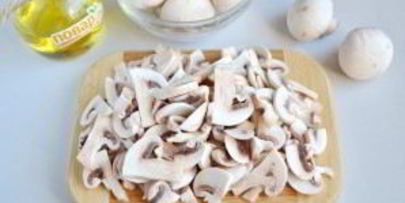 картофельная запеканка с грибами и чесноком