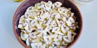 картофельная запеканка с грибами и чесноком