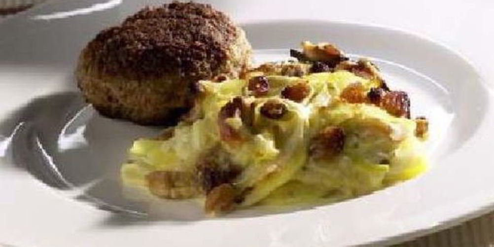 Рецепт картофельная запеканка с изюмом и орешками