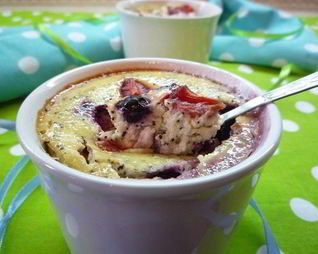 Маковая запеканка с черной смородиной