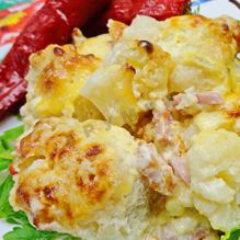 Рецепт Нежная запеканка из цветной капусты в духовке с сосисками