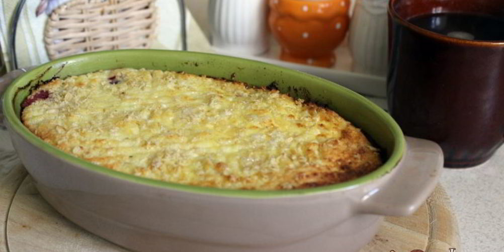 Рецепт творожная запеканка с овсяными хлопьями и вишней