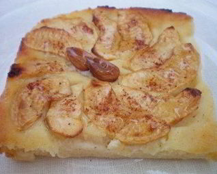 Творожная запеканка с яблоками в микроволновке за 5 минут