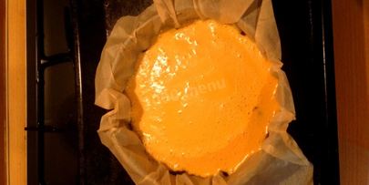 творожная запеканка с замороженными ягодами и тыквой