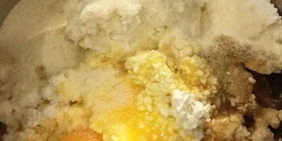 воздушная запеканка с изюмом и орешками