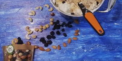 воздушная запеканка с изюмом и орешками