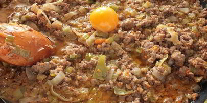 запеканка из говяжьего фарша с луком-пореем и картофелем