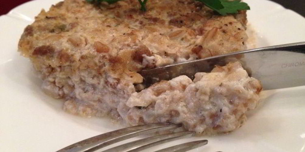 Рецепт запеканка из полбы под сливками с соусом болоньезе