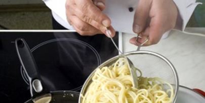 запеканка из спагетти с сырным соусом