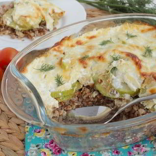 Запеканка с гречкой и кабачком