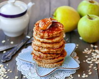 Жареные яблоки в тесте