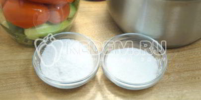 ассорти из огурцов и помидоров на зиму