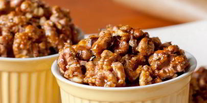 грецкие орехи в коричневом сахаре с чили