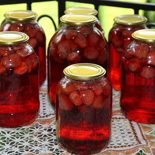 Компот из клубники