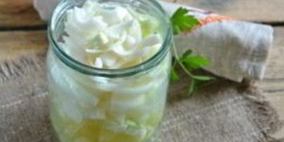 лук в томатной заливке на зиму