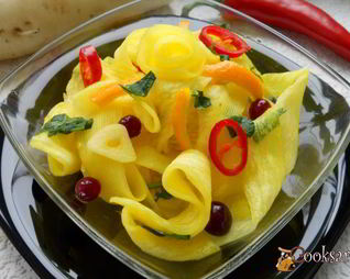 Дайкон маринованный