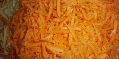 маринованная капуста с яблоками и морковью на зиму