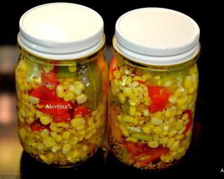 Маринованная кукуруза со сладким перцем