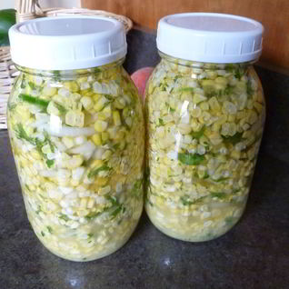 Маринованная кукуруза зернами