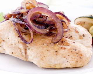 Маринованный красный лук в винном уксусе