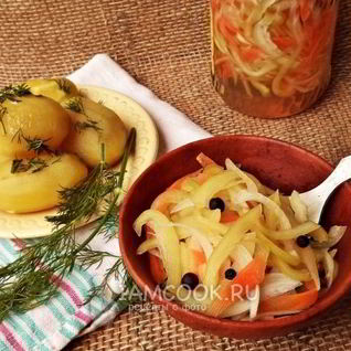 Маринованный перец с морковью и луком