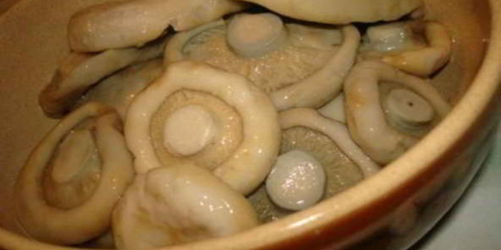 Рецепт маринованные грузди с чесноком