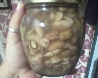 Маринованные маслята в банках