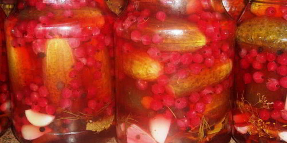 Рецепт маринованные огурчики с ягодами красной смородины